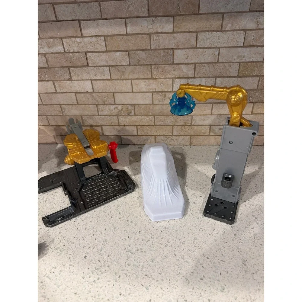 Treasure X Monster Gold Mega Monster Laboratory Set 2020. For Parts/ As Is.
